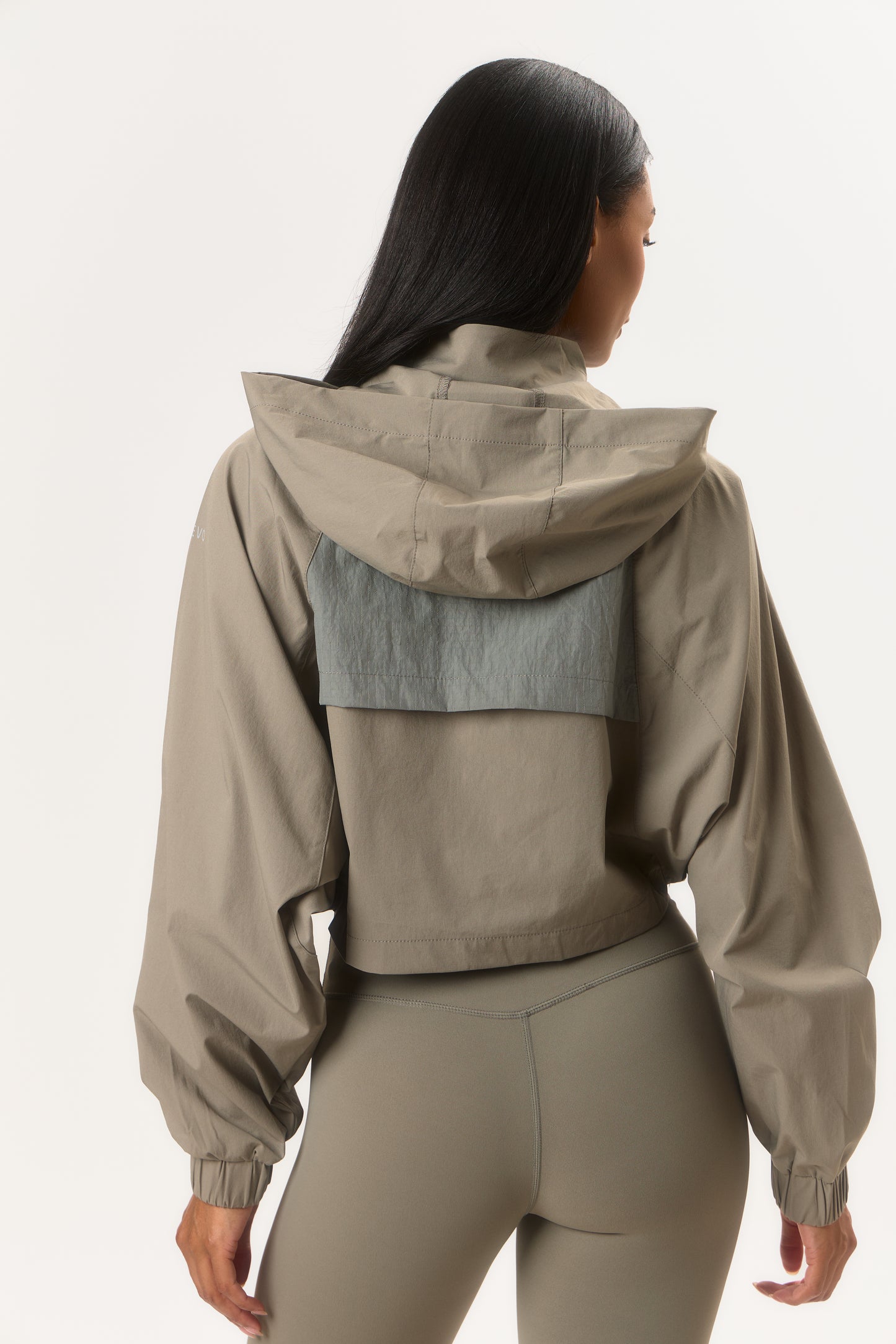 ON TRACK - Windbreaker Sage Grey