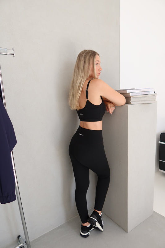 ON TRACK - Black Two Piece