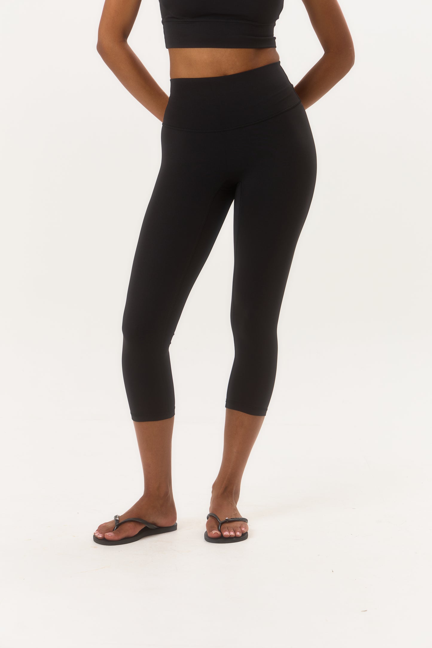 Studio Capri Leggings - Black